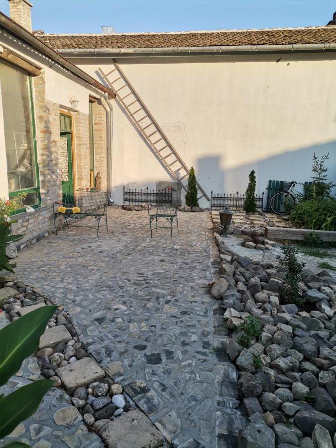 Somborski Salas - Strogi Centar Exterior foto